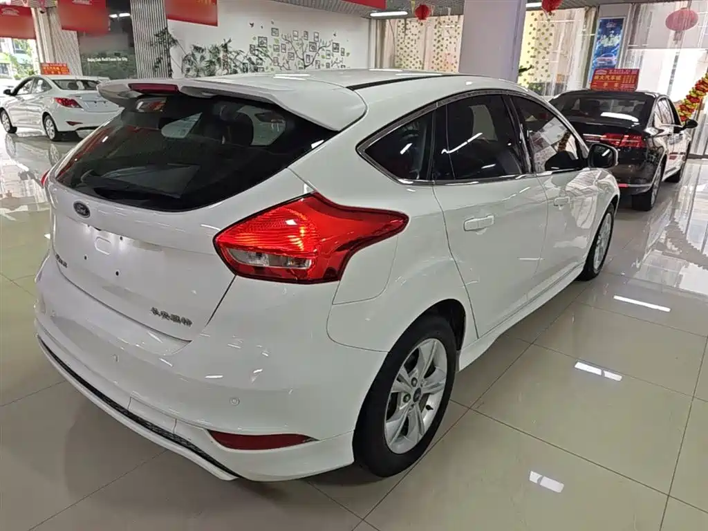 Focus 2018 hatchback classic 1.6L automatic comfort smart mobility version купить на сайте DeffCars