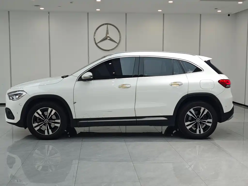 Mercedes-Benz GLA 2023 GLA 220 купить на сайте DeffCars