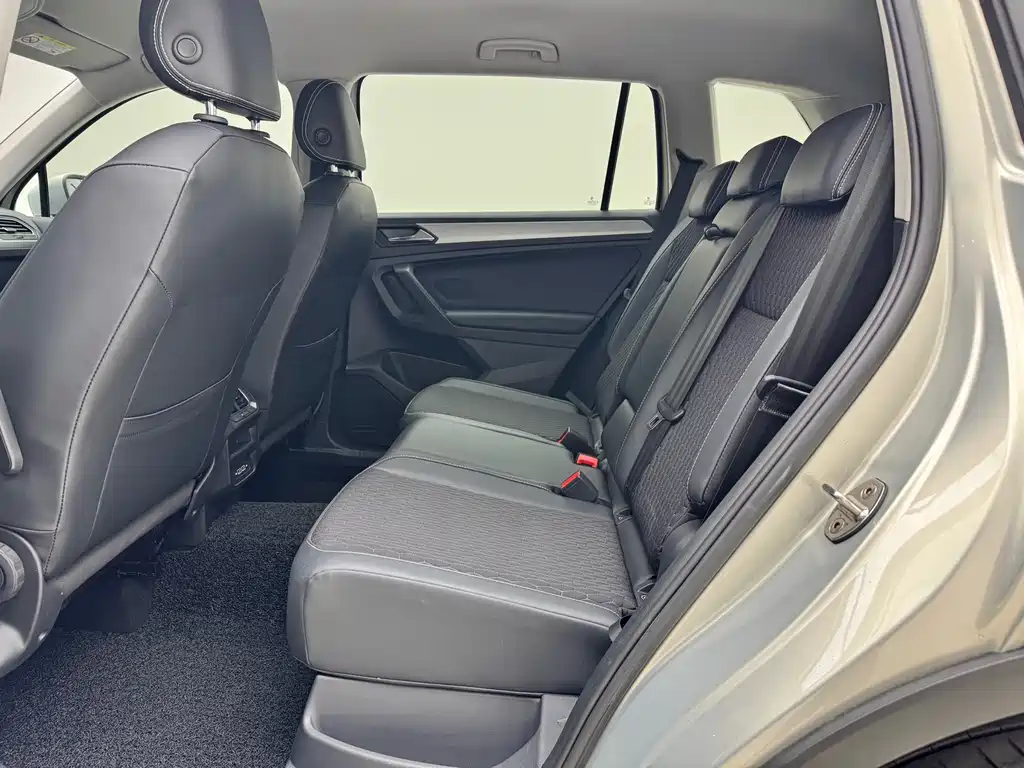 Tiguan L 2020 330TSI automatic two-wheel drive fashion version National VI купить на сайте DeffCars