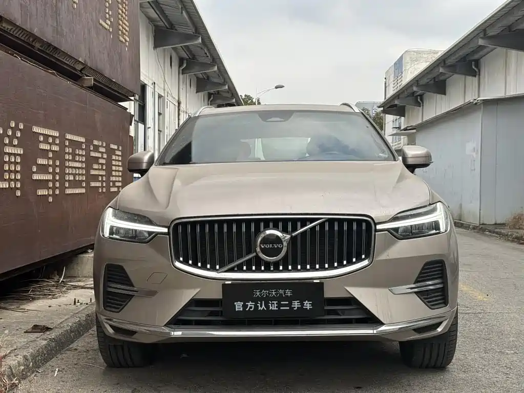 Volvo XC60 2025 B5 four-wheel drive Zhiyuan luxury version купить на сайте DeffCars