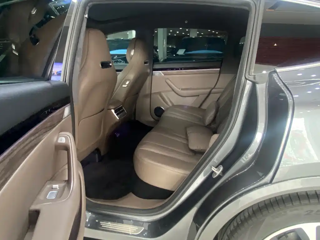 Zhijie R7 2025 extended range 251km Max купить на сайте DeffCars