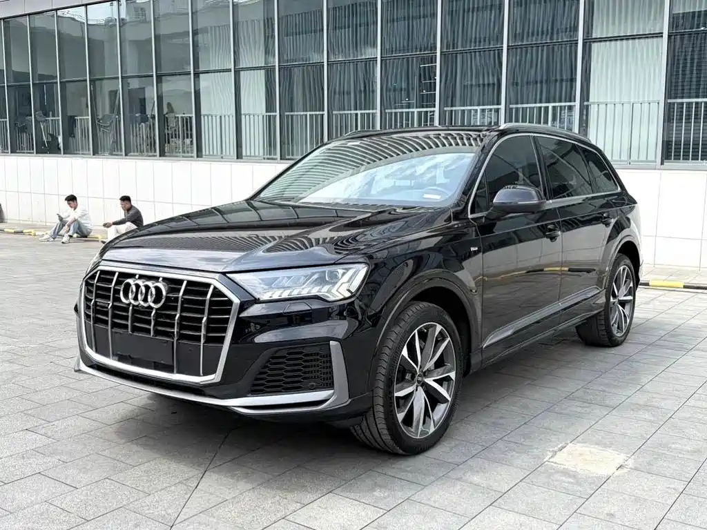 Audi Q7 2021 55 TFSI quattro S line sports version купить на сайте DeffCars