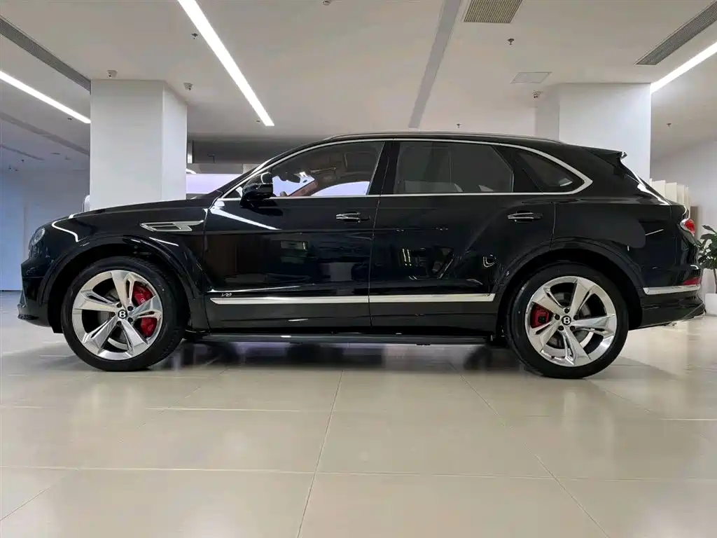 Bentayga 2022 4.0T V8 купить на сайте DeffCars