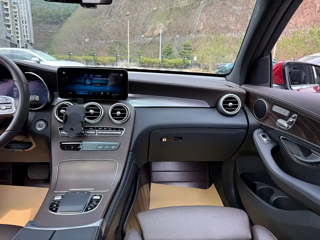 Mercedes-Benz GLC 2020 facelift GLC 260 L 4MATIC luxury model купить на сайте DeffCars