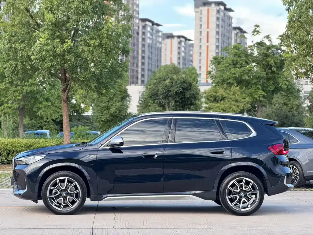 BMW X1 2023 sDrive25Li X Design Package купить на сайте DeffCars