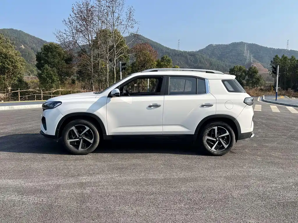 Beijing Hyundai ix35 2021 2.0L automatic two-wheel drive GLS leading version купить на сайте DeffCars
