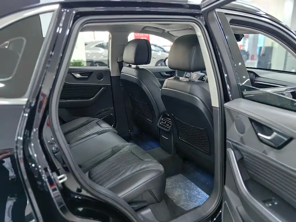 Red Flag Hongqi HS5 2023款 2.0T 旗享Pro版 купить на сайте DeffCars