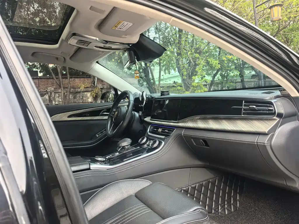 Hongqi H9 2020 2.0T Zhilian Qichang Edition купить на сайте DeffCars