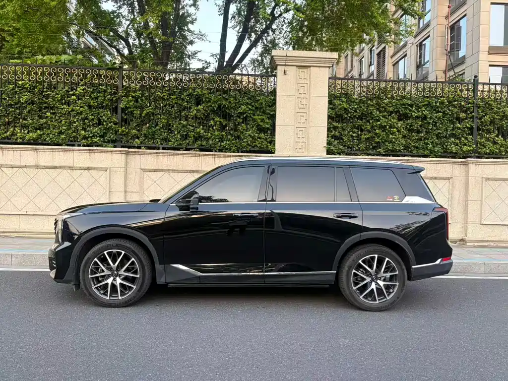 Trumpchi GS8 2022 Pilot Series 2.0TGDI 2WD Luxury Connected Edition (seven seats) купить на сайте DeffCars