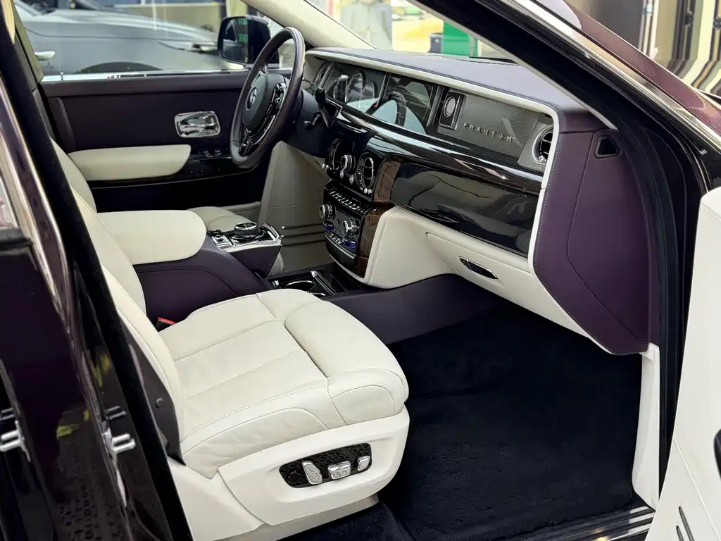 Phantom 2018 6.7T long wheelbase version купить на сайте DeffCars