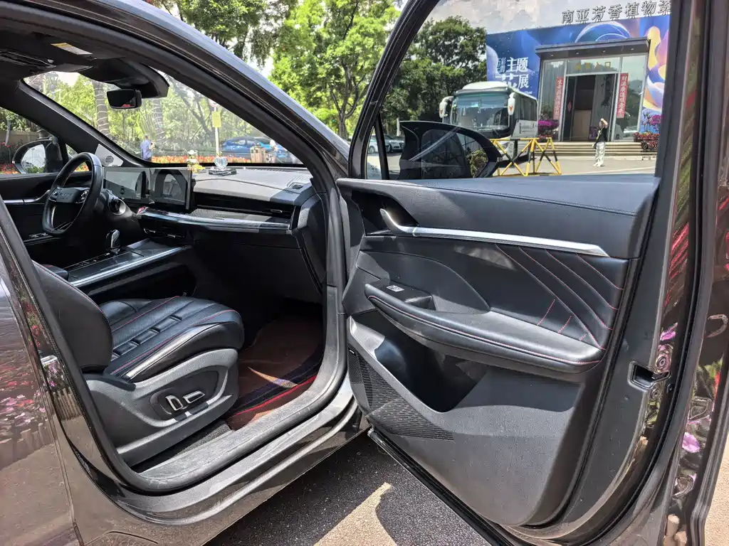 Roewe RX5 MAX 2021 Supreme Series 400TGI Automatic Luxury Cockpit Edition купить на сайте DeffCars