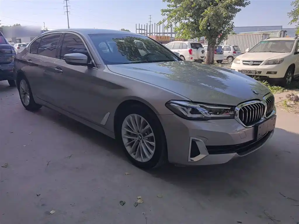 BMW 5 Series New Energy 2022 535Le Luxury Package купить на сайте DeffCars