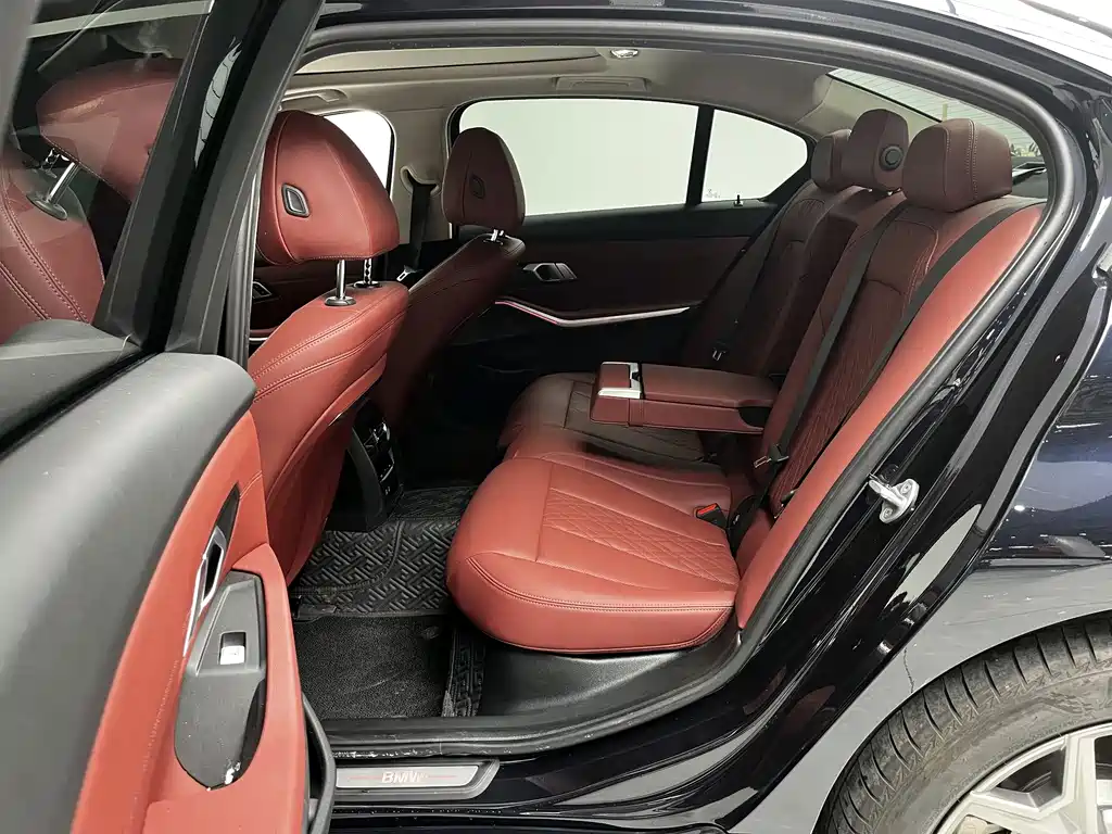 BMW i3 2024 eDrive 35 L купить на сайте DeffCars