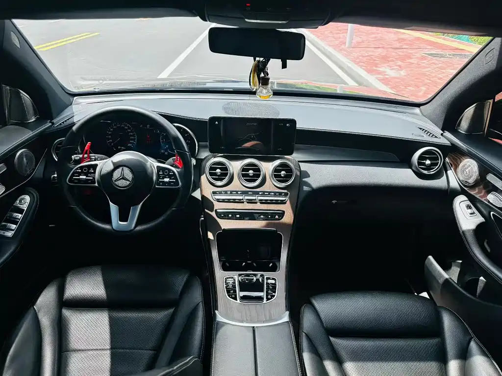 Mercedes-Benz GLC 2020 facelift GLC 260 L 4MATIC luxury model купить на сайте DeffCars