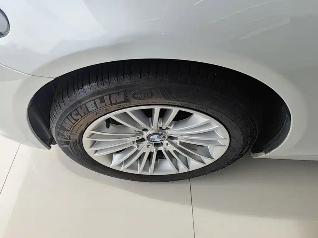 BMW 5 Series 2014 525Li Leading Model купить на сайте DeffCars