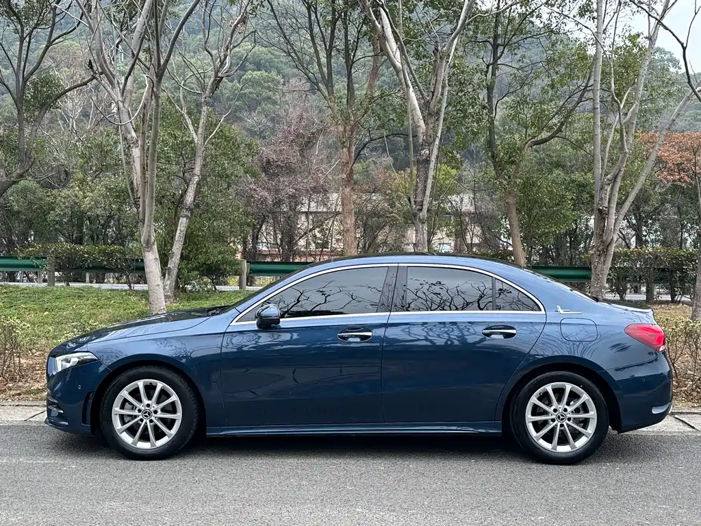 Mercedes-Benz A-Class 2019 A 200 L Sports Sedan купить на сайте DeffCars