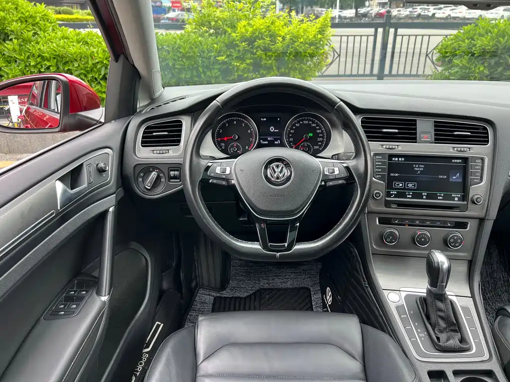 Golf 2016 230TSI Automatic Luxury Edition купить на сайте DeffCars