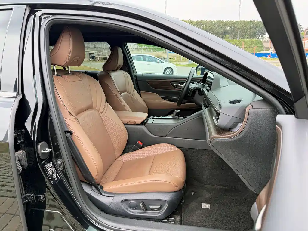 Crown Imports 2024 2.5L Supreme Edition купить на сайте DeffCars