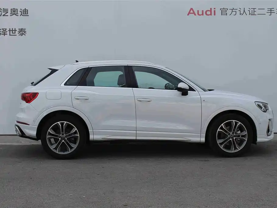 Audi Q3 2024 40 TFSI Fashionable and Dynamic купить на сайте DeffCars