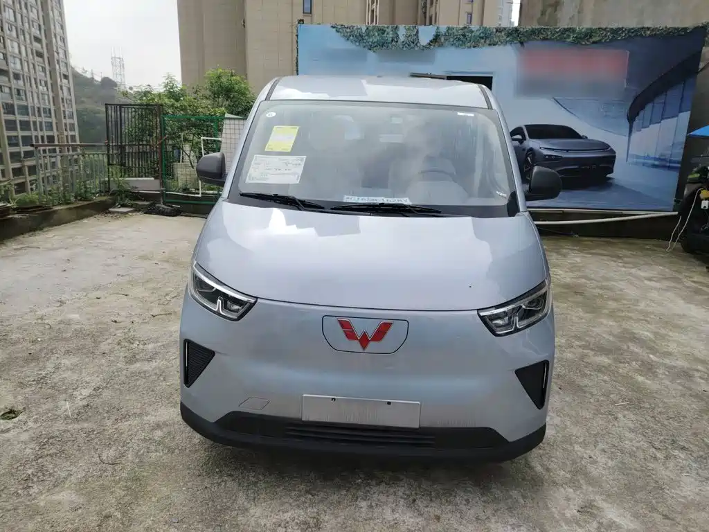 Wuling Yangguang 2024 300km Comfort Bus Version 75kW купить на сайте DeffCars