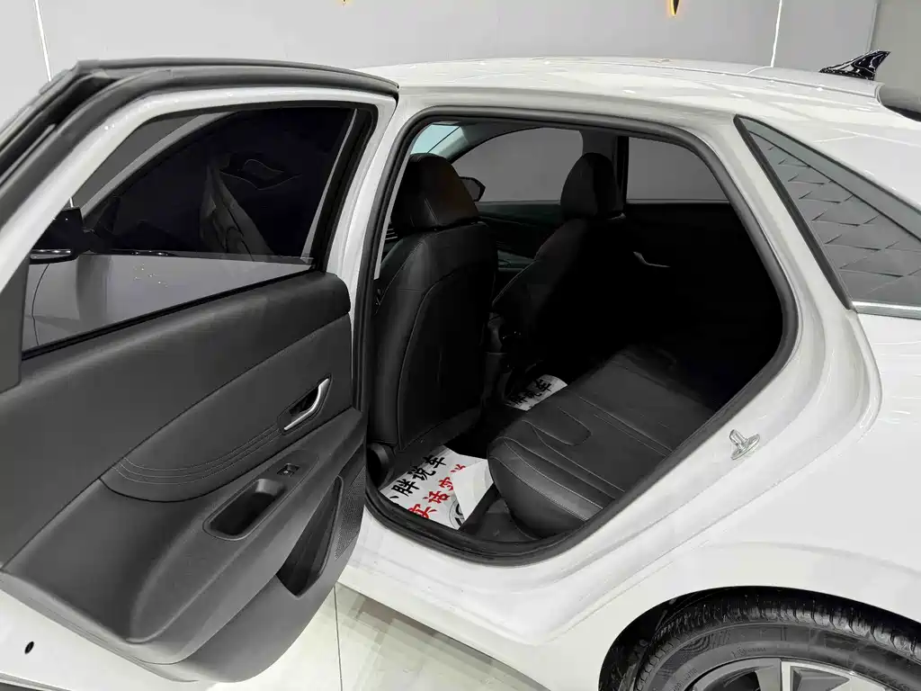 Elantra 2023 1.5L CVT LUX Premium Edition купить на сайте DeffCars