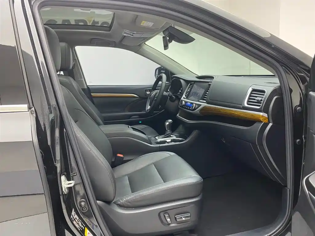 Highlander 2021 2.0T four-wheel drive luxury version 7 seats купить на сайте DeffCars