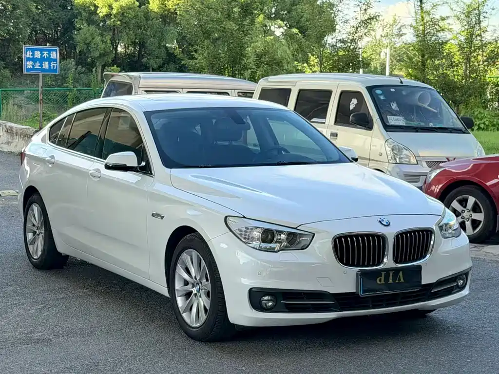 BMW 5 Series GT 2015 528i Leading Model купить на сайте DeffCars