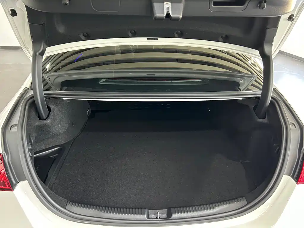 Mercedes-Benz C-Class New Energy 2023 C 350 eL купить на сайте DeffCars