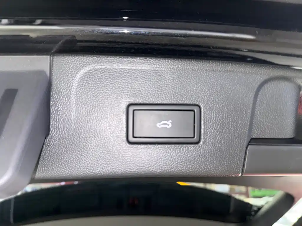 Touron 2024 380TSI four-wheel drive luxury version купить на сайте DeffCars