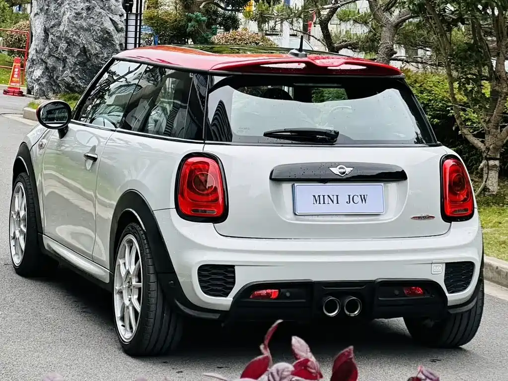 MINI JCW 2015 2.0T JOHN COOPER WORKS купить на сайте DeffCars