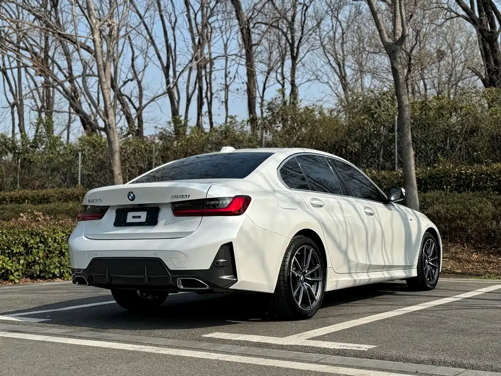 BMW 3 Series 2024 320i M Sports Package купить на сайте DeffCars