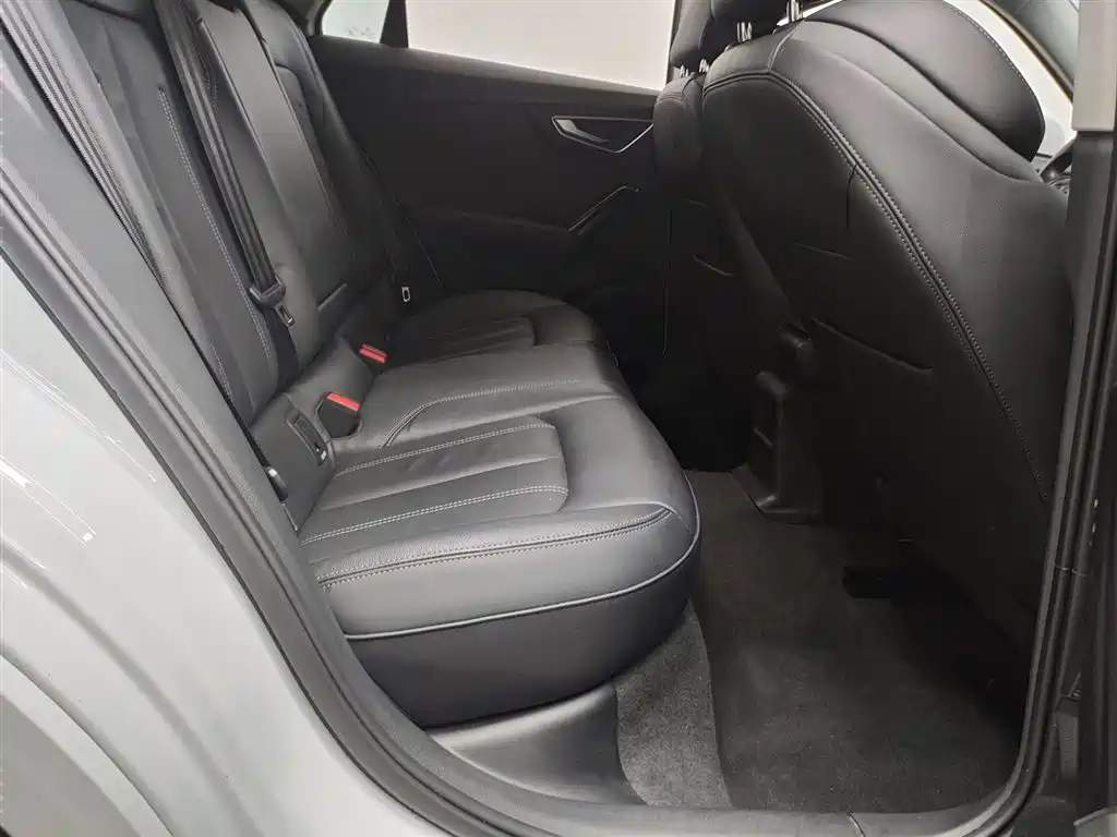 Audi Q2L 2024 35TFSI fashionable and dynamic купить на сайте DeffCars