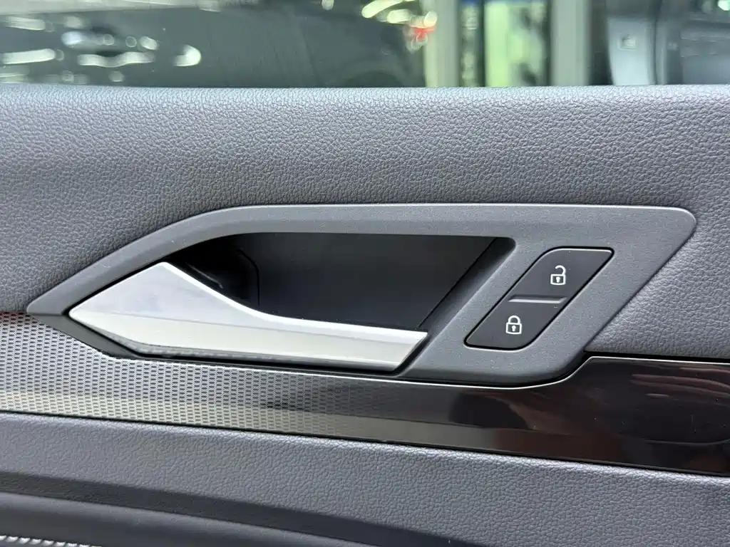 Golf 2023 280TSI DSG R-Line купить на сайте DeffCars