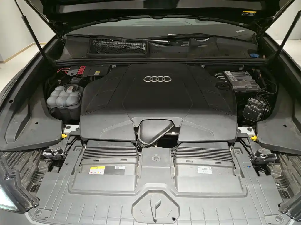 Audi Q8 2023 55 TFSI Premium Dynamic Model купить на сайте DeffCars
