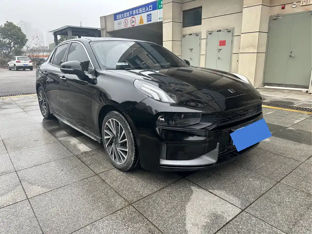 Lynk & Co 03 2020 1.5TD DCT Powerful Edition купить на сайте DeffCars