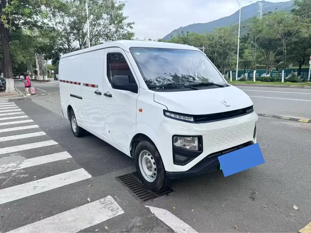 Long-range Xingxiang V 2022 Xingxiang V6E long-axis Guoxuan 41.93kWh купить на сайте DeffCars
