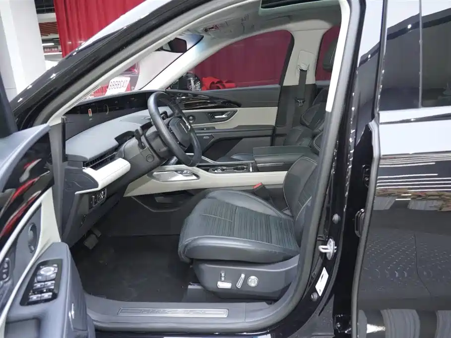 Voyager 2023 2.0T four-wheel drive Zunrui version купить на сайте DeffCars