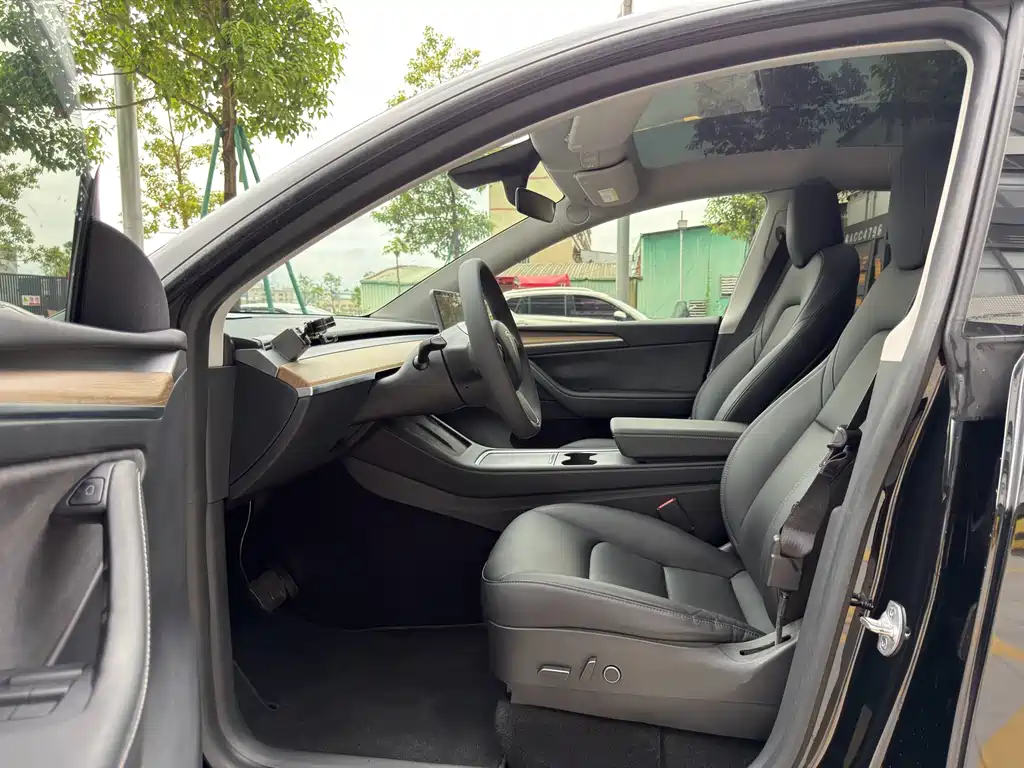 Model Y 2021 standard range rear-wheel drive version купить на сайте DeffCars