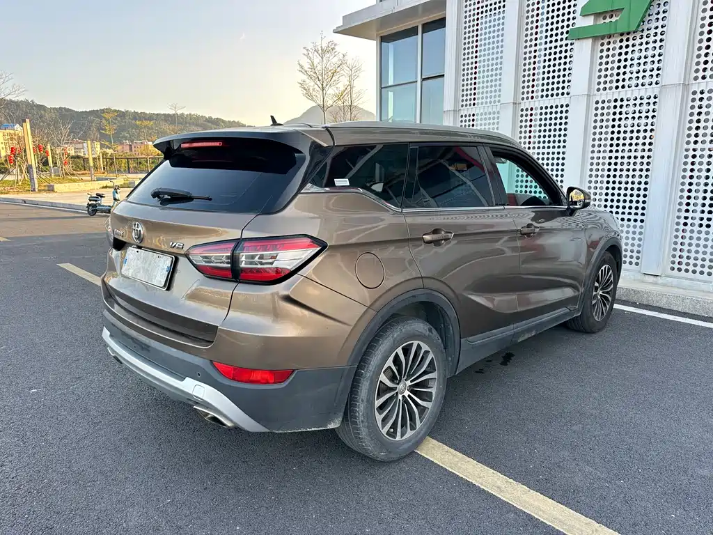 Zhonghua V6 2018 1.5T automatic premium model купить на сайте DeffCars