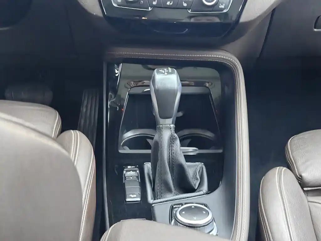 BMW X1 2018 xDrive20Li Exclusive Model купить на сайте DeffCars