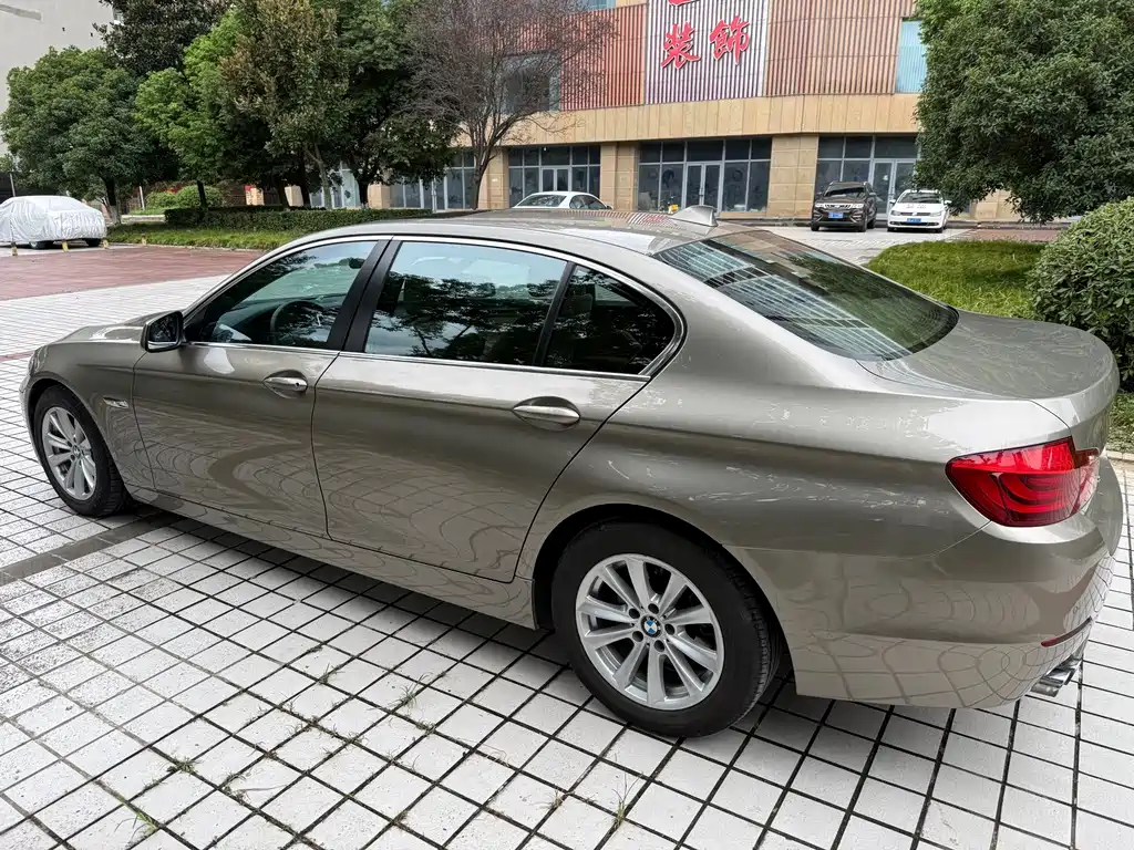 BMW 5 Series 2011 523Li Leading Model купить на сайте DeffCars