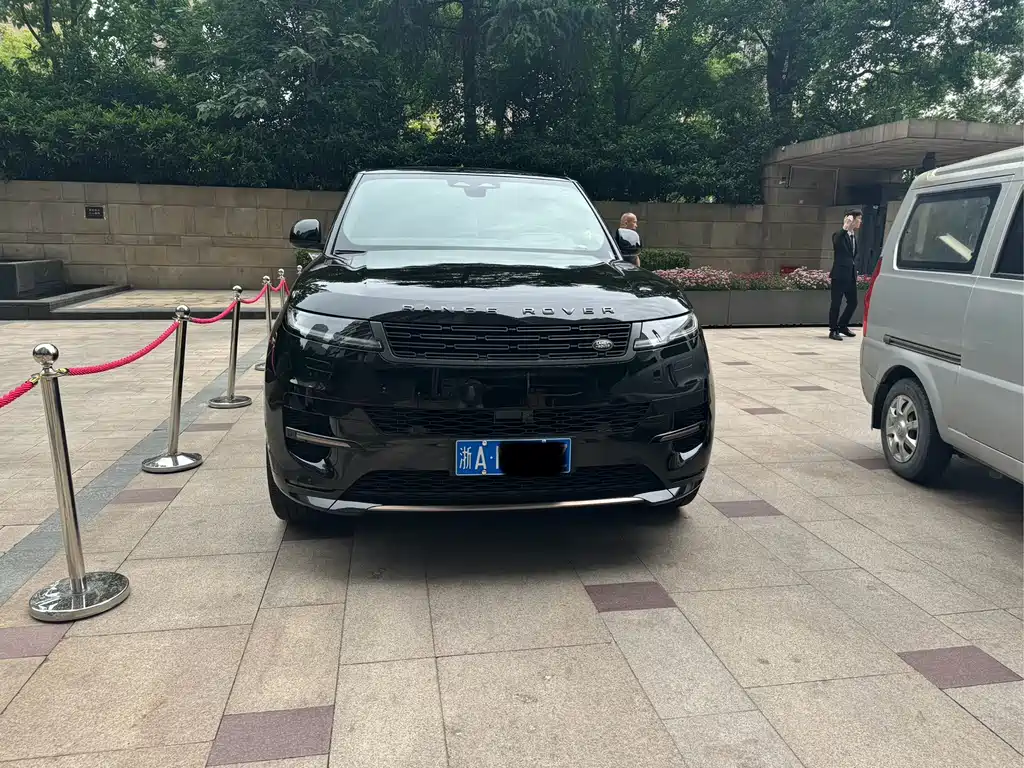 Range Rover Sport 2024 400PS Dynamic HSE купить на сайте DeffCars