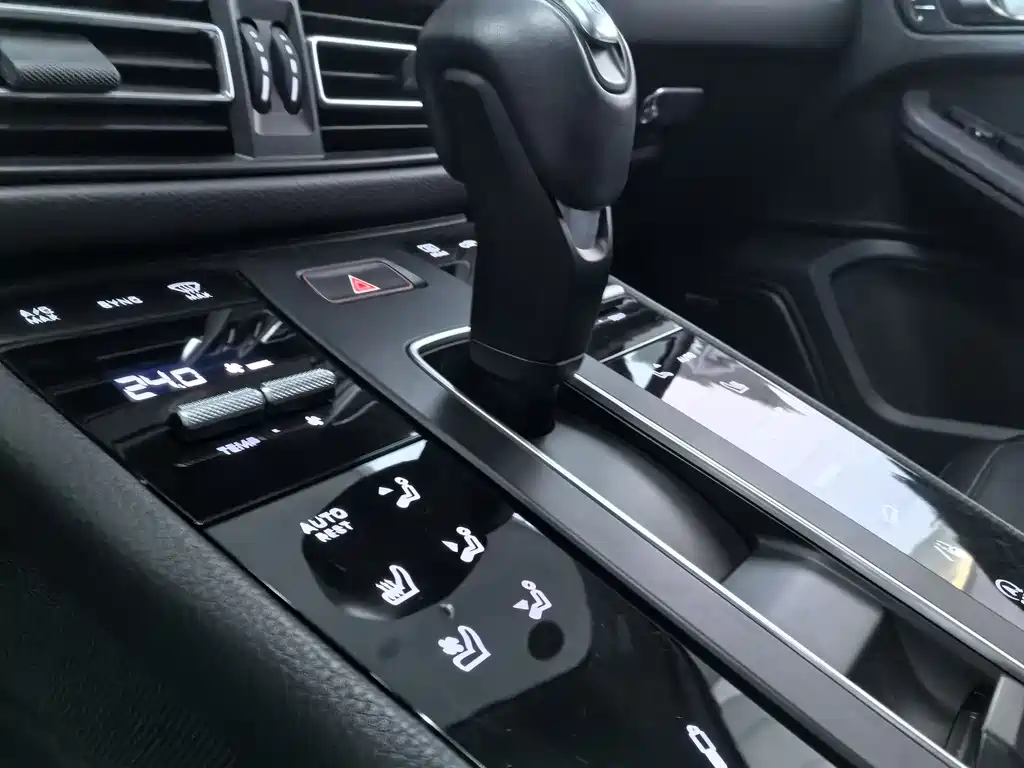 Macan 2023 Macan 2.0T купить на сайте DeffCars