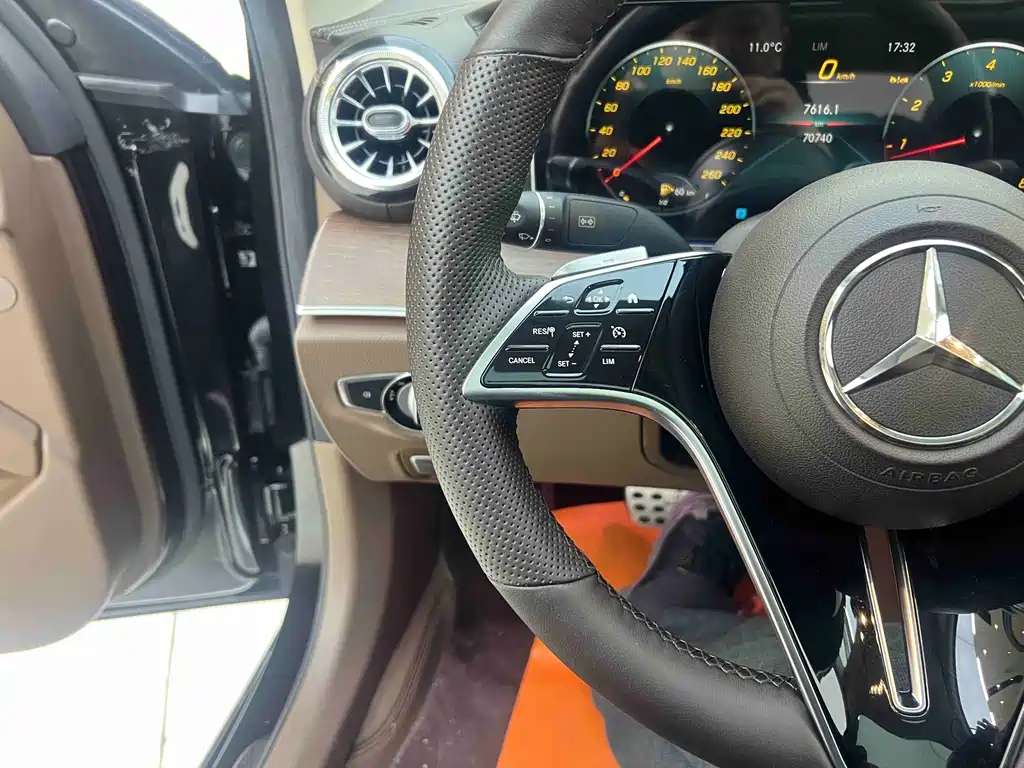 Mercedes-Benz E-Class 2023 E 300 L Luxury Model купить на сайте DeffCars