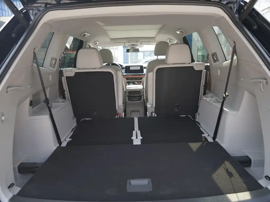 Touron 2023 380TSI four-wheel drive luxury version купить на сайте DeffCars