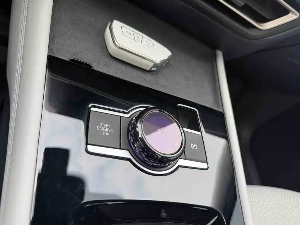 Tiguan L 2024 PRO 330TSI 2WD Smart Travel Edition купить на сайте DeffCars