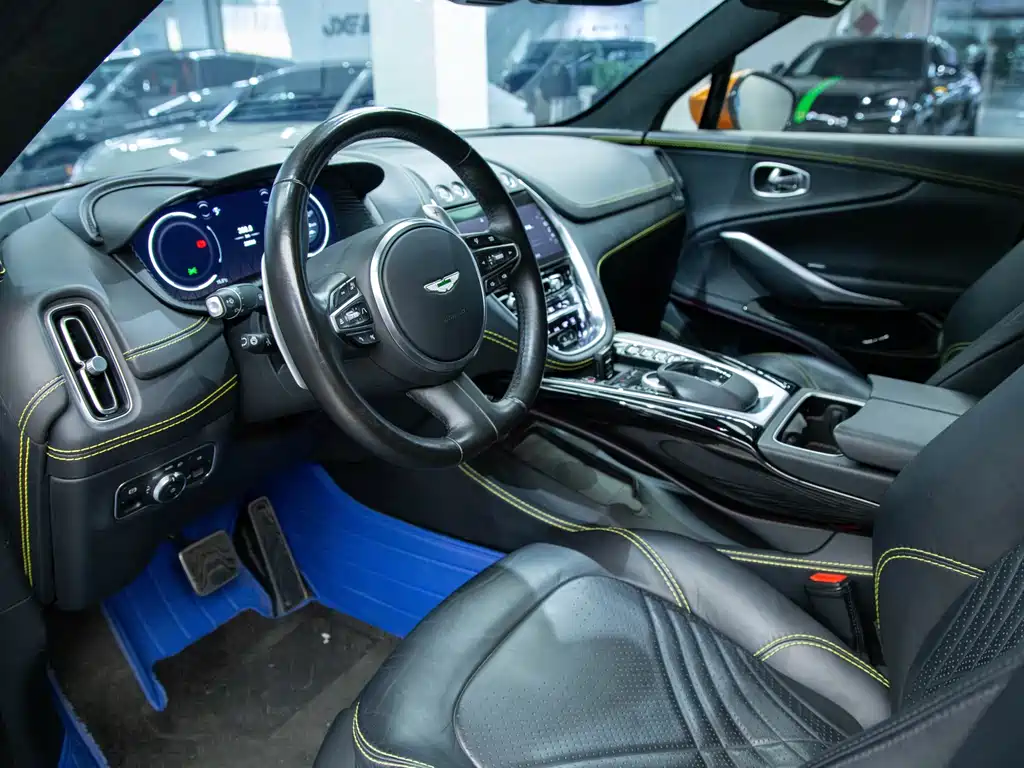 Aston Martin DBX 2022 3.0T STRAIGHT-SIX купить на сайте DeffCars