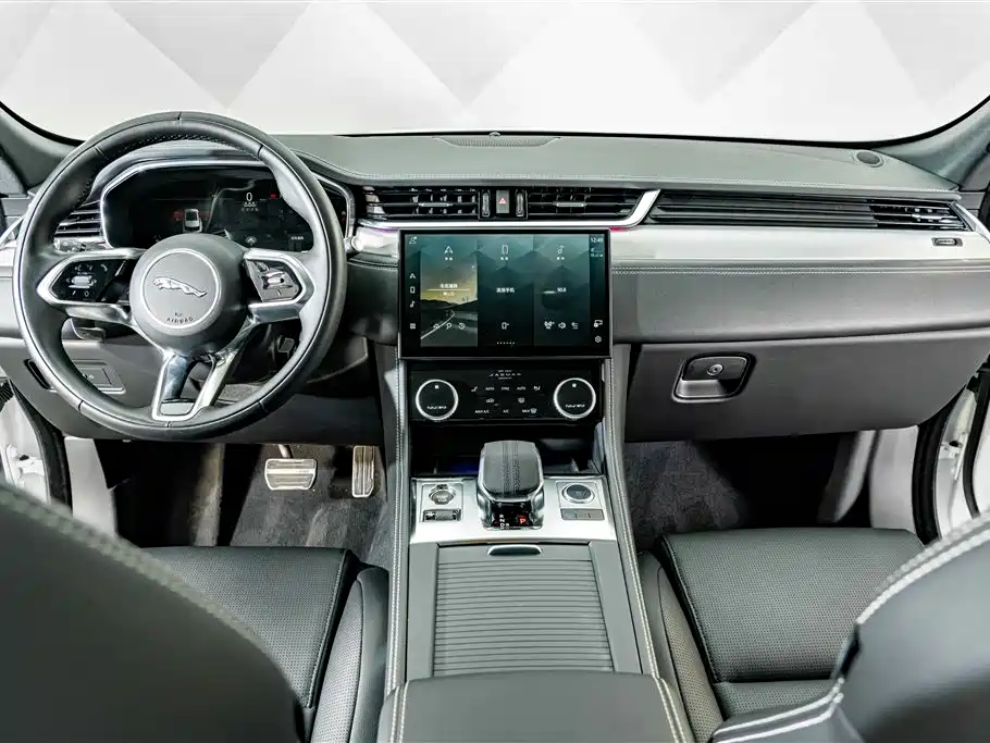 Jaguar F-PACE 2024 P250 R-Dynamic SE купить на сайте DeffCars