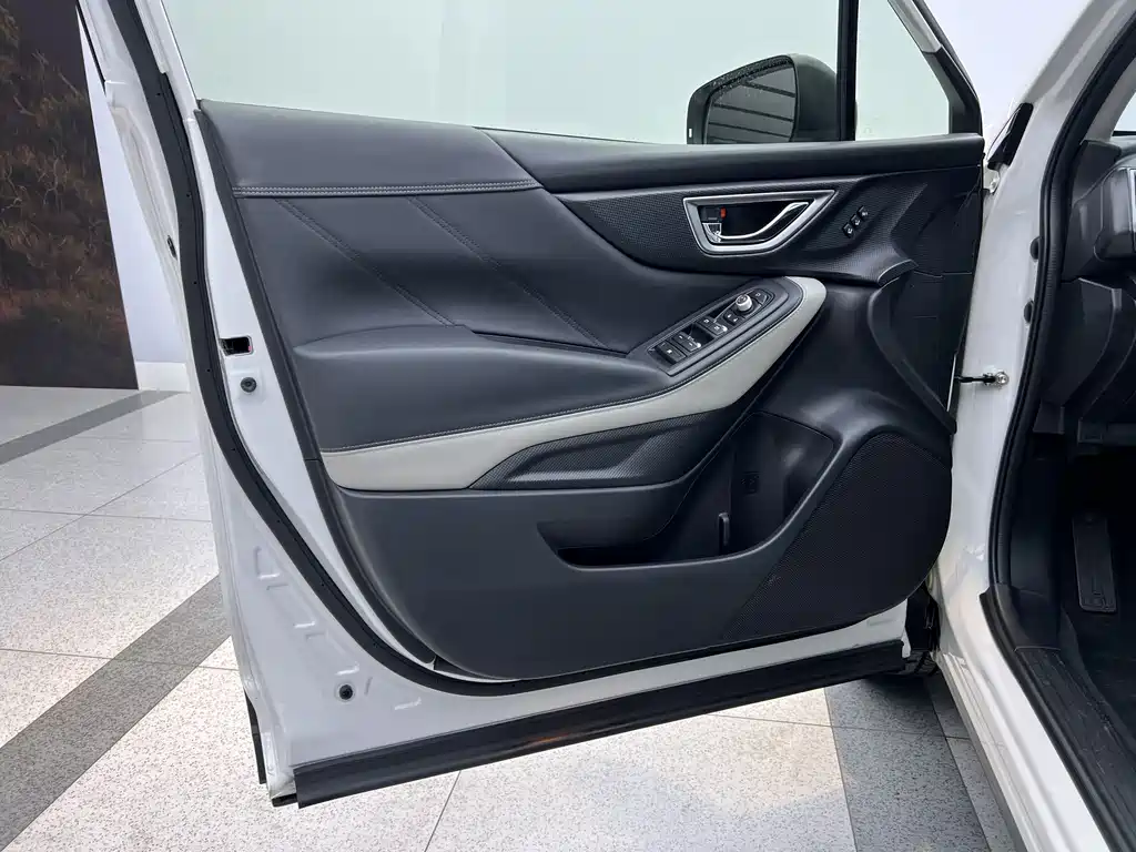 Forester 2022 2.0i AWD Deluxe Edition купить на сайте DeffCars