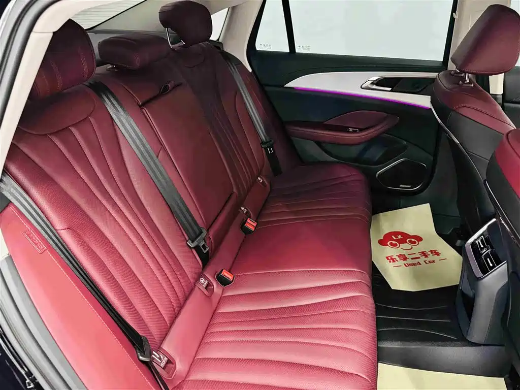 Hongqi H5 2025 2.0T automatic Qichang version купить на сайте DeffCars
